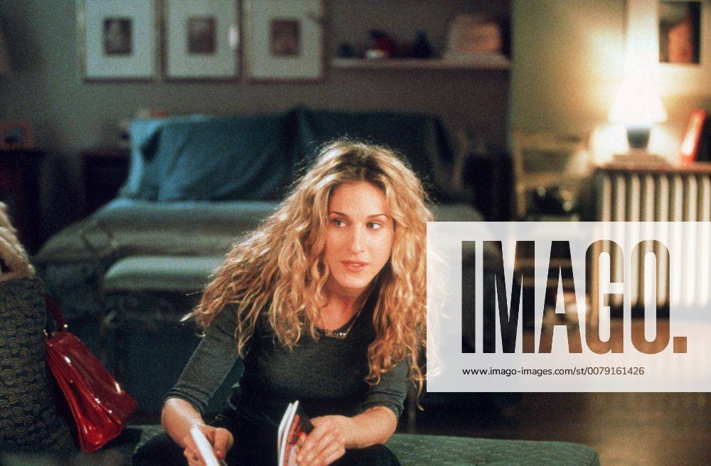 Film Still from Sex and the City Sarah Jessica Parker © 1999 HBO Photo Credit: Craig Blankenhorn 30973540