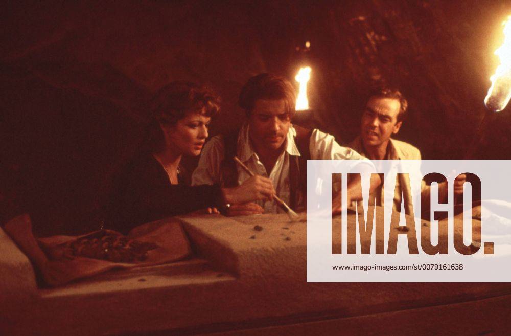 Film Still from The Mummy Rachel Weisz, Brendan Fraser, John Hannah © 1999 Universal Photo Credit: Keith Hamshere 30973746