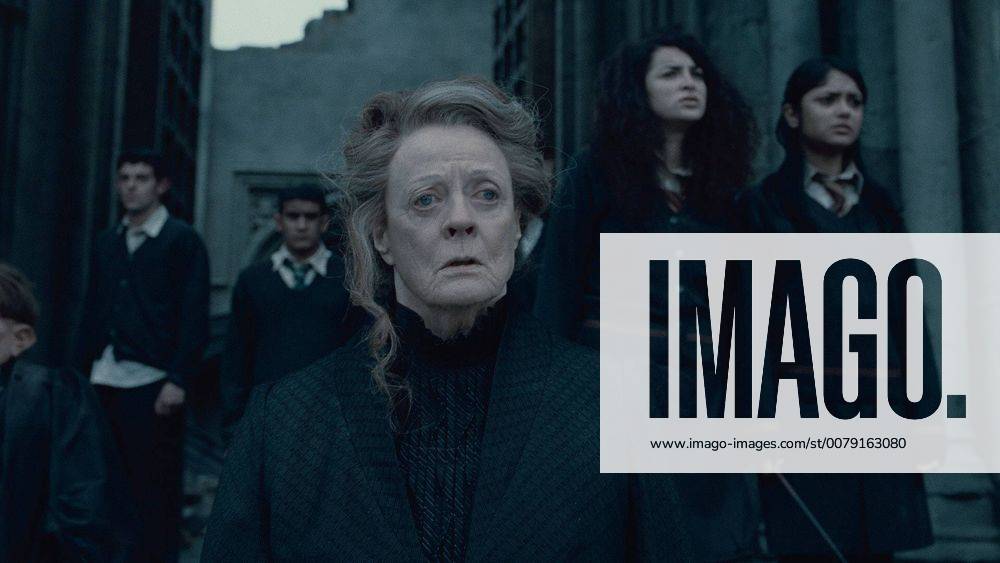 MAGGIE SMITH as Professor Minerva McGonagall in Warner Bros. Pictures? fantasy adventure HARRY POTTER AND THE DEATHLY HALLOWS ? PART 2, a Warner Bros. Pictures release. 31003_091