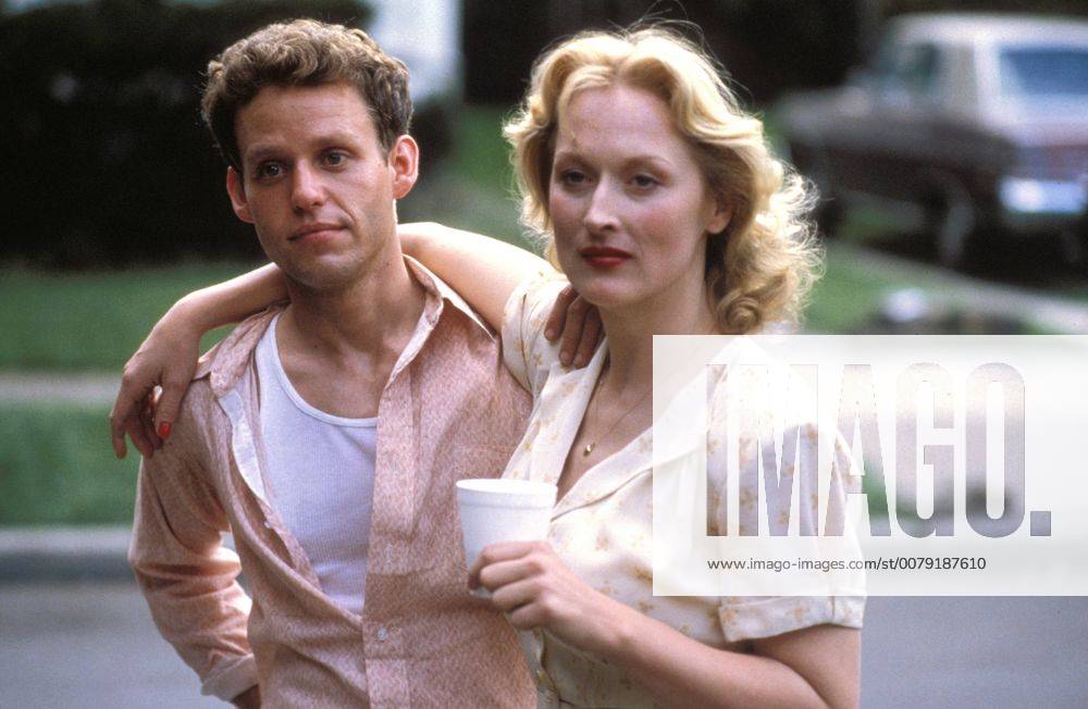 OSCARS. Beste Hauptdarstellerin. Preisträgerinnen 1981-1990 Studio Publicity Still from Sophie s Choice Peter MacNicol, Meryl Streep © 1982 Universal Los Angeles CA USA