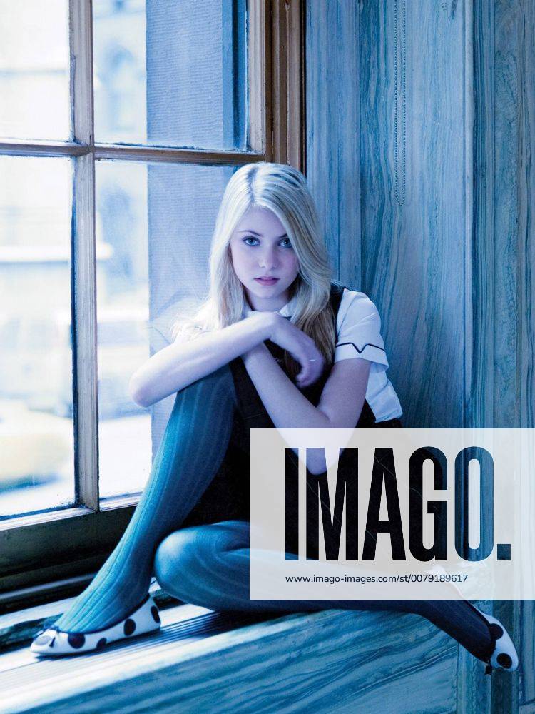 Gossip Girl Pictured: Taylor Momsen as Jenny Humphrey Photo Credit: Andrew Eccles The CW © 2007 The CW Network, LLC. All Rights Reserved. Los Angeles CA 31730_0077