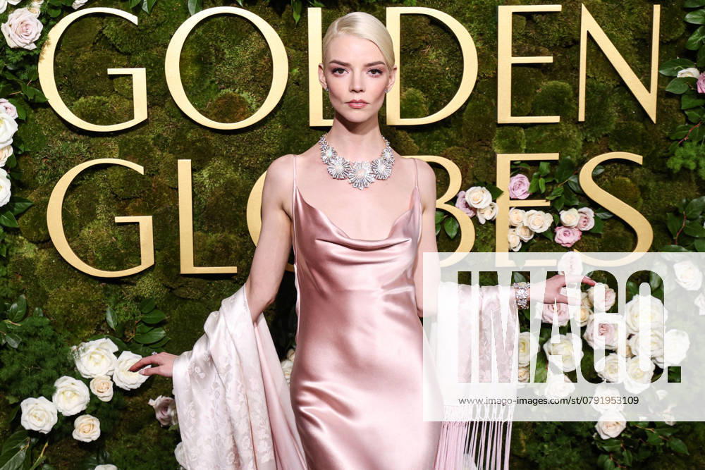 Anya Taylor-Joy, Archivbilder 82nd Annual Golden Globe Awards BEVERLY HILLS, LOS ANGELES, CALIFORNIA, USA - JANUARY 05: Anya Taylor-Joy wearing archive Dior, Jimmy Choo shoes, and Tiffany and Co. jewelry arrives at the 82nd Annual Golden Globe Awards held at The Beverly Hilton Hotel on January 5, 2025 in Beverly Hills, Los Angeles, California, United States., Credit:Xavier Collin Avalon United States, California, Beverly Hills, The Beverly Hilton Hotel