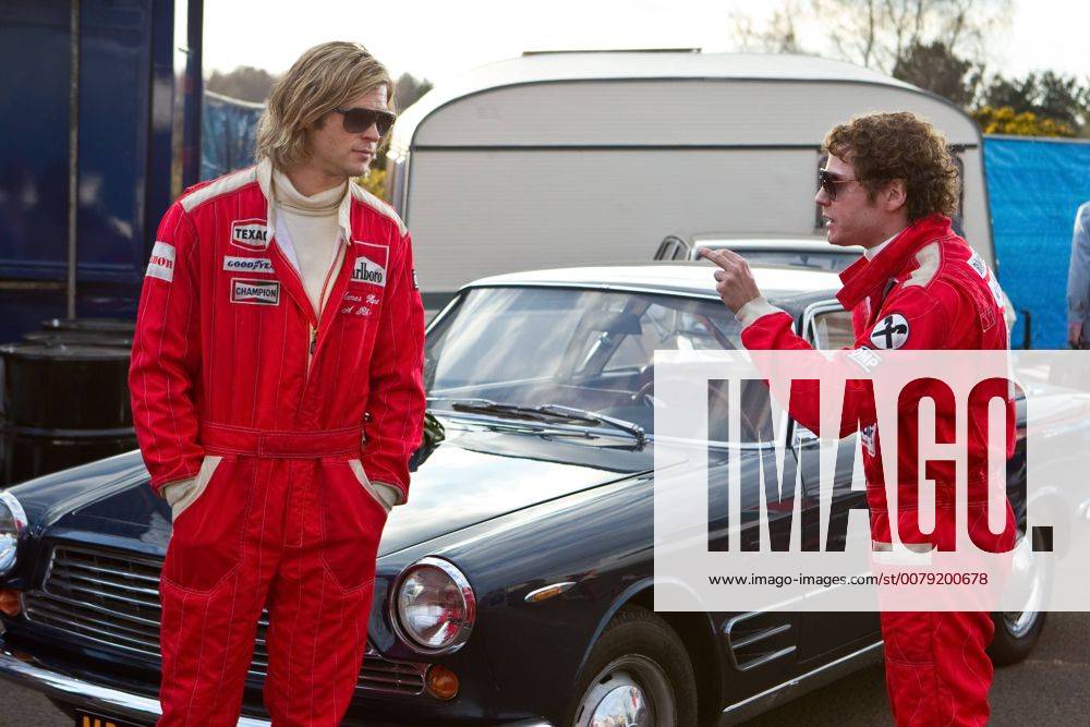 (L to R) CHRIS HEMSWORTH as the charismatic Englishman James Hunt and DANIEL BRUHL as disciplined Austrian perfectionist Niki Lauda in Rush Los Angeles CA