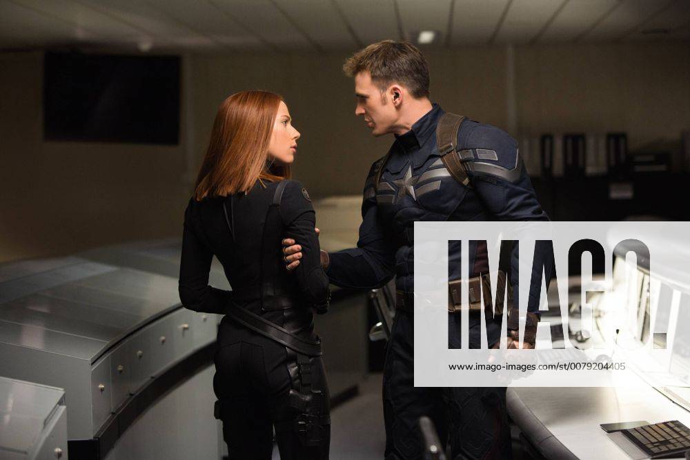 Marvel s Captain America: The Winter Soldier L to R: Black Widow Natasha Romanoff (Scarlett Johansson) & Captain America Steve Rogers (Chris Evans) Los Angeles CA 32286_011THA