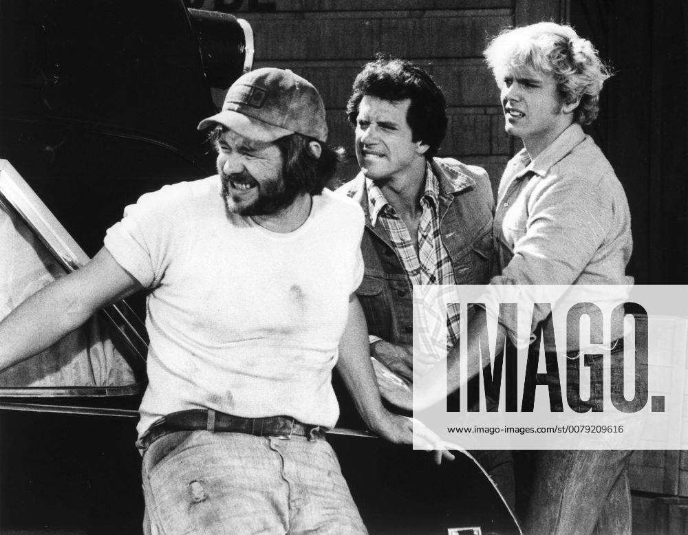 Ben Jones, John Schneider, Tom Wopat, The Dukes of Hazzard , 1982 Warner Bros. Television 32509_847THA