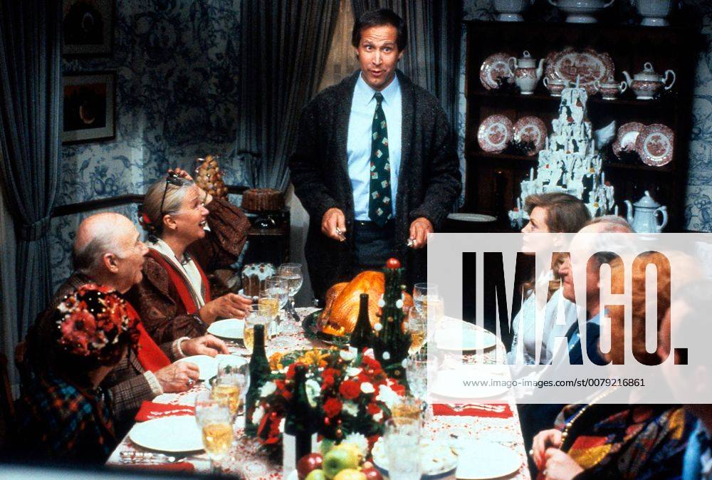 Chevy Chase, National Lampoon s Christmas Vacation (1989) Warner Bros. Hollywood CA USA 32733_477THA