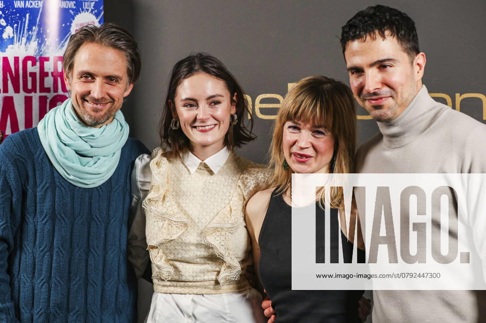 Axel Schreiber gestorben Axel Schreiber, Lea van Acken, Laura Fischer und Toni Gojanovic bei der Premiere des Kinofilms Fünf Finger sind ne Faust im CineMotion. Berlin