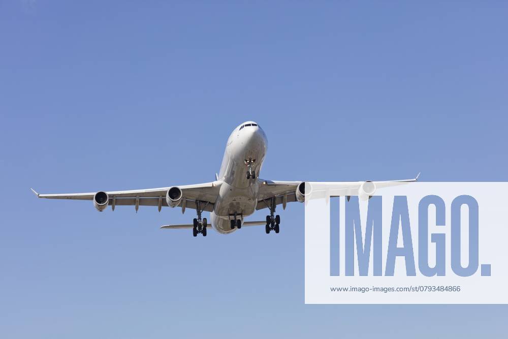 Luftfahrt, Flugzeuglandeanflug, Flughafen Montreal, Montreal Provinz Quebec, Kanada, Nordamerika Aviation, airplane landing approach, Airport Montreal, Montreal Province of Quebec, Canada, North America