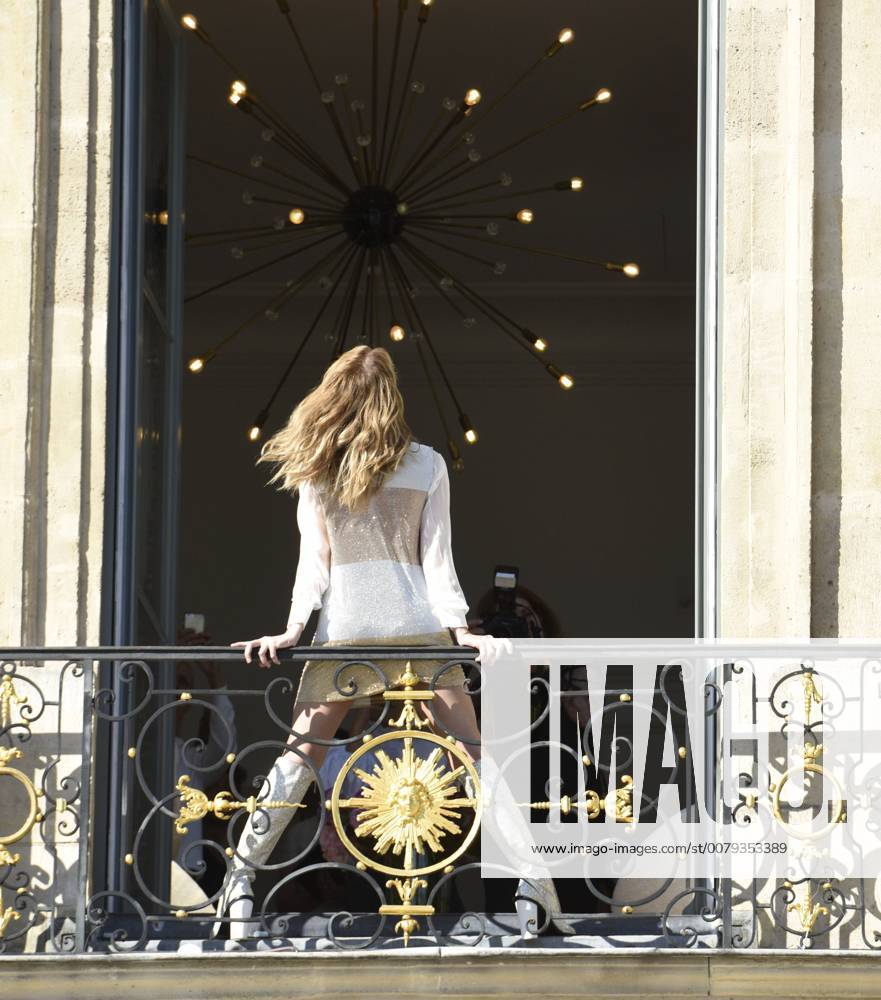 Celine Dion during photoshoot during Paris Fashion Week Celine Dion Paris France 530569