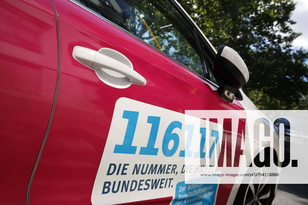 PK der Kassenaertzlichen Vereinigung Berlin mit Gesundheitssenatorin Dilek Kolat im haus der KV in berlin, Thema: 116117 – die bundesweite Telefonnummer des Aerztlichen Bereitschaftsdienst Berlin Deutschland, Germany