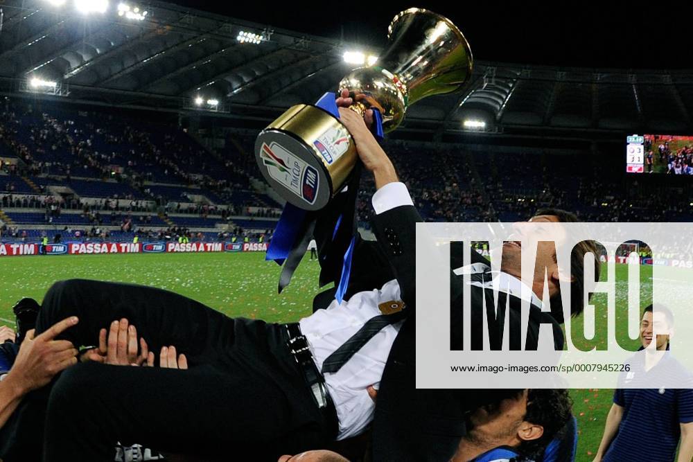 Finale der Coppa Italia 2011 in Rom - Sieger Inter Mailand jubelt - - Leonardo