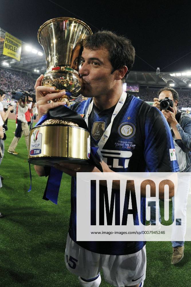 Finale der Coppa Italia 2011 in Rom - Sieger Inter Mailand jubelt - - Dejan Stankovic