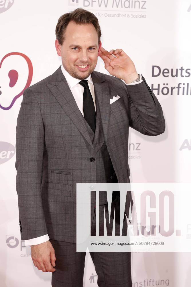 Steven Gaetjen bei der Verleihung des Deutscher Hoerfilmpreis 2017 in Berlin, Roter Teppich, Berlin Deutschland, Germany