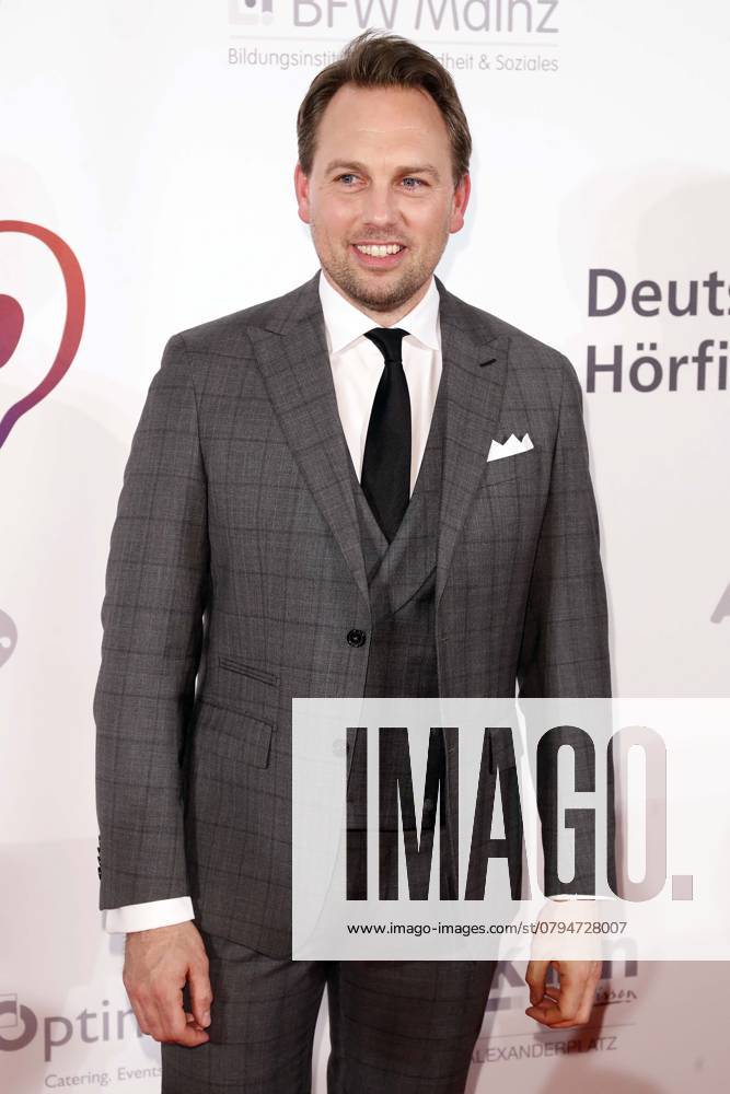 Steven Gaetjen bei der Verleihung des Deutscher Hoerfilmpreis 2017 in Berlin, Roter Teppich, Berlin Deutschland, Germany
