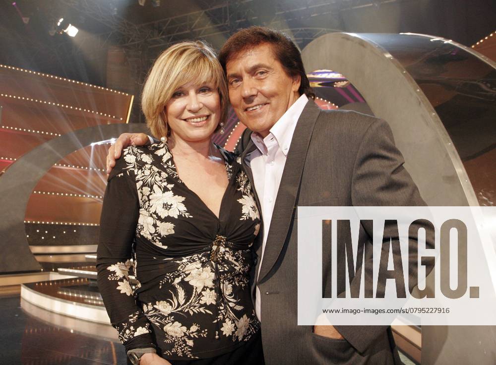 Saenger Frank Michael und Mary Roos am 28.09.2007 bei der Probe zur Fernsehshow MUSIK FUER SIE in der Sporthalle Dessau Photos: Scherf Sachsen Anhalt Deutschland