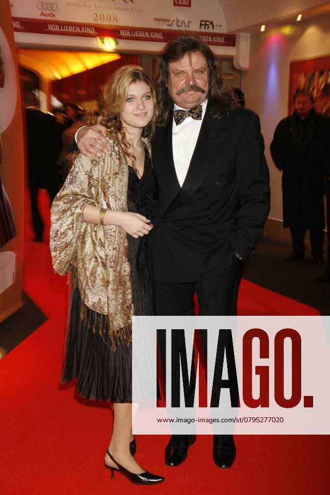 Leslie Mandoki mit seiner Tochter Lara bei der Diva Verleihung (Deutscher Entertainment Preis) im Deutsches Theater Muenchen Germany