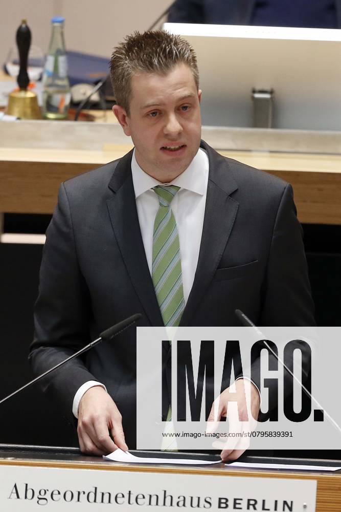 Stefan Evers, CDU, in der 41. Sitzung des Berliner Abgeordnetenhaus in Berlin, Landesparlament, Thema: Tempelhofer Feld, Berlin Deutschland, Germany