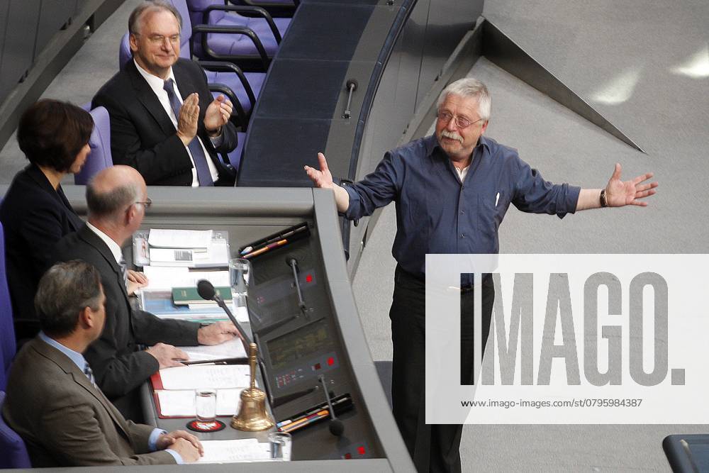 Gedenkstunde des Deutschen Bundestag zum 25. Jahrestag des Mauerfall in Berlin, mit Wolf Biermann, Liedermacher, Norbert Lammert, Bundestagspraesident, Berlin Deutschland, Germany