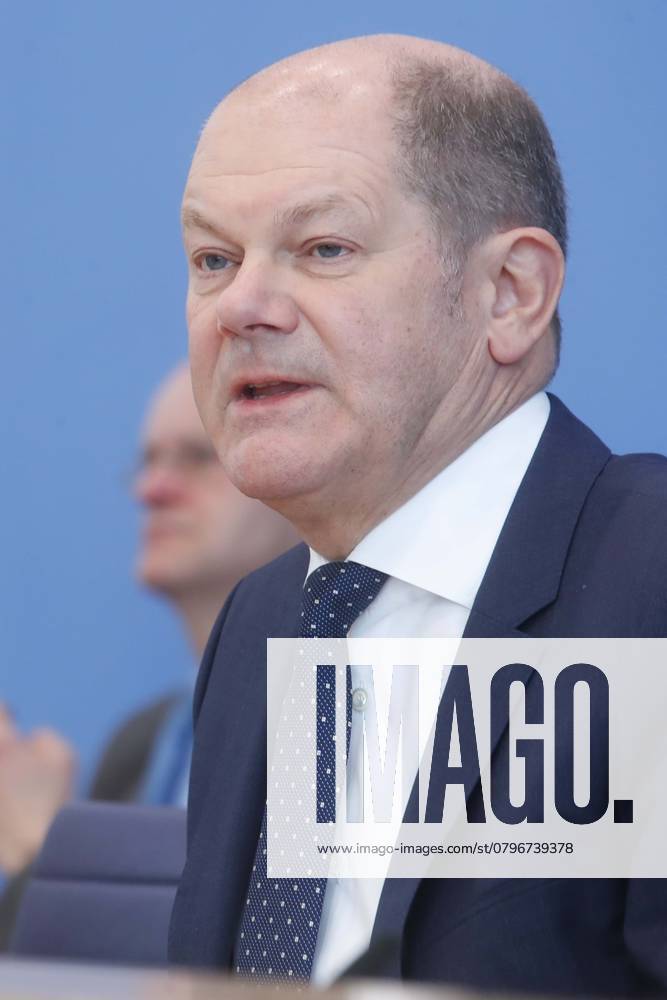 Bundesminister der Finanzen Olaf Scholz, in der Bundespressekonferenz in Berlin, Thema: Haushalt 2019, Eckwerte 2020 und Finanzplan bis 2023, Berlin Deutschland, Germany