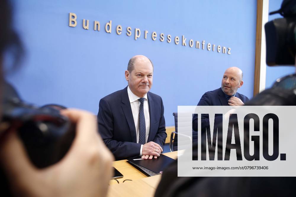 Bundesminister der Finanzen Olaf Scholz, in der Bundespressekonferenz in Berlin, Thema: Haushalt 2019, Eckwerte 2020 und Finanzplan bis 2023, Berlin Deutschland, Germany