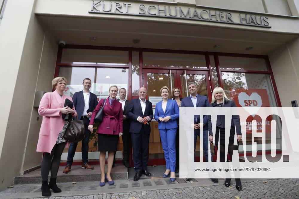 1. Sondierungsgespraech zwischen Berliner SPD und CDU zur Bildung einer neuen Landesregierung, Senat, im Kurt-Schumacher-Haus der SPD in Berlin, mit v.l. Cornelia Seibeld, Stefan Evers, Manja Schreiner, Frank Balzer, Kai Wegner, CDU Landesvorsitzender, Franziska Giffey, Raed Saleh, SPD Co-Landesvorsitzender, Ina Czyborra, Iris Spranger, Berlin Deutschland, Germany