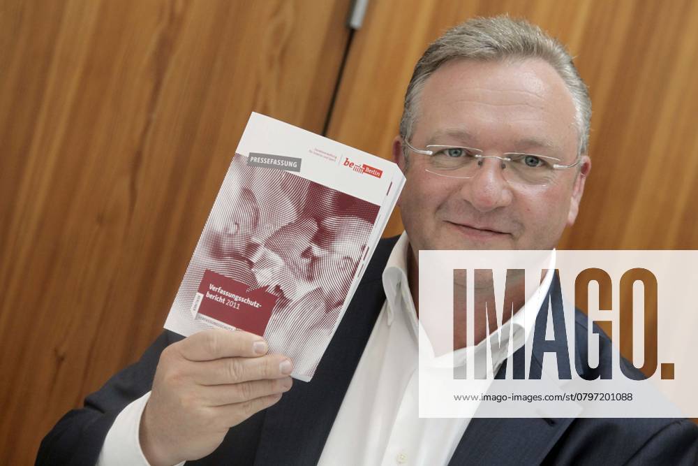 Vorstellung des Verfassungsschutzbericht 2011 des Landes Berlin durch Innensenator Frank Henkel im Berliner Abgeordnetenhaus, Berlin Deutschland, Germany