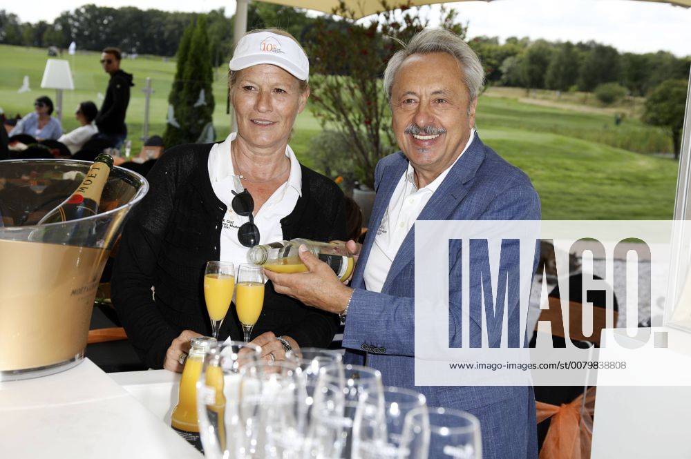Suzanne von Borsody und Wolfgang Stumph beim 10. GRK Golf Charity Masters 2017 in der Golfanlage Golfclub Leipzig im Golfresort Machern. Leipzig, 19.08.2017 Foto:xS.xGabschx xFuturexImage