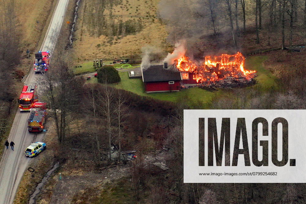 LILLA EDET 20250202 A house in Lilla Edet burned down on Sunday afternoon The alarm came just after 12 oclock and the emergency services let the house burn down in a controlled manner Lilla Edet Sweden