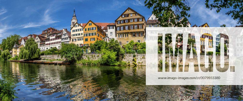 Deutschland - Flüsse, Neckar Tuebinger Altstadt mit Stiftskirche und Hoelderlinturm am Neckar, Deutschland, Baden-Wuerttemberg, Tuebingen Houses at the Neckar river in Tuebingen with chruch Stiftskirche and tower Hoelderlinturm, Germany, Baden-Wuerttemberg, Tuebingen BLWS461559