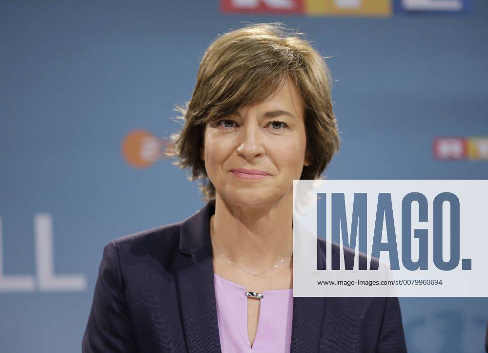 Moderatorin Maybrit Illner (ZDF) , Deutschland, Berlin, Pressekonferenz:TV-Duell zwischen Bundeskanzlerin Angela Merkel (CDU) und ihrem Herausforderer Martin Schulz (SPD)