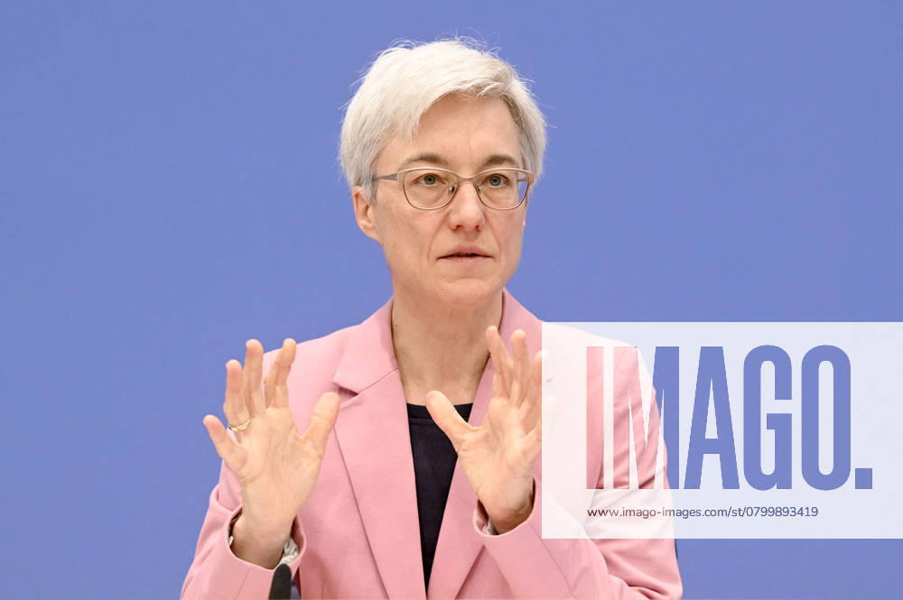 Brigitte Knopf bei der Bundespressekonferenz zur Veröffentlichung des Zweijahresgutachtens zum Stand der Klimapolitik in Deutschland im Haus der Bundespressekonferenz. Berlin, 05.02.2025 Foto:xF.xFuturexImagex klimapolitik_5225