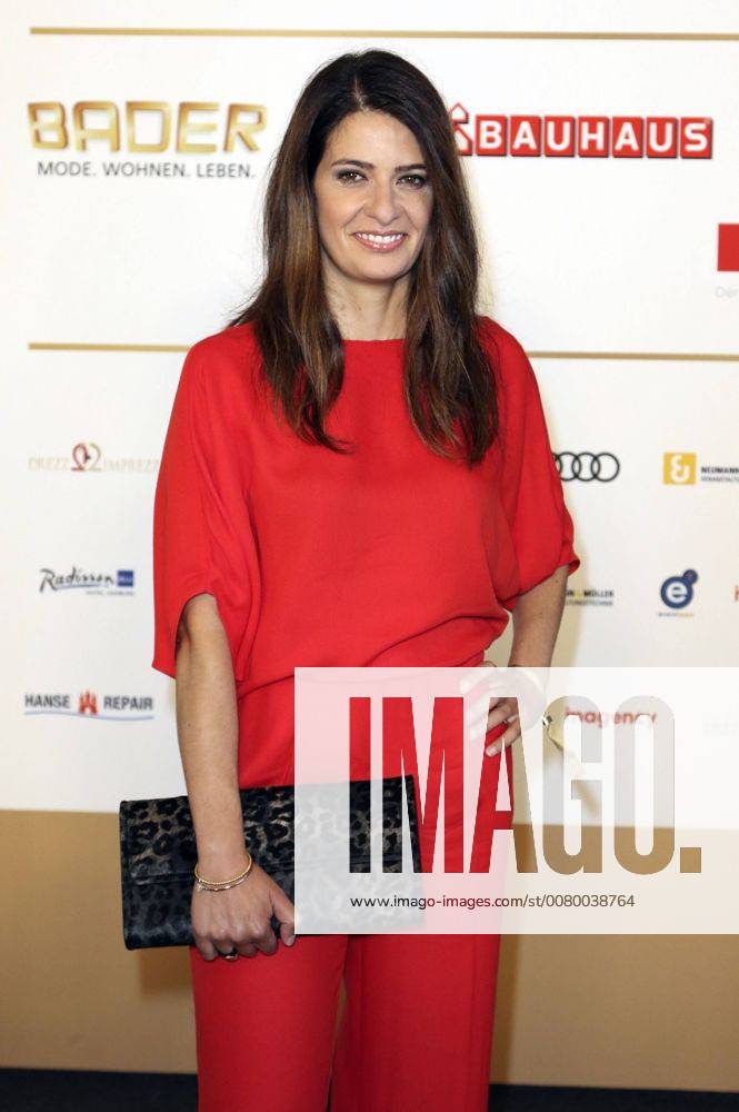 Linda Zervakis bei der Verleihung des Deutschen Radiopreises 2017 in der Elbphilharmonie. Hamburg