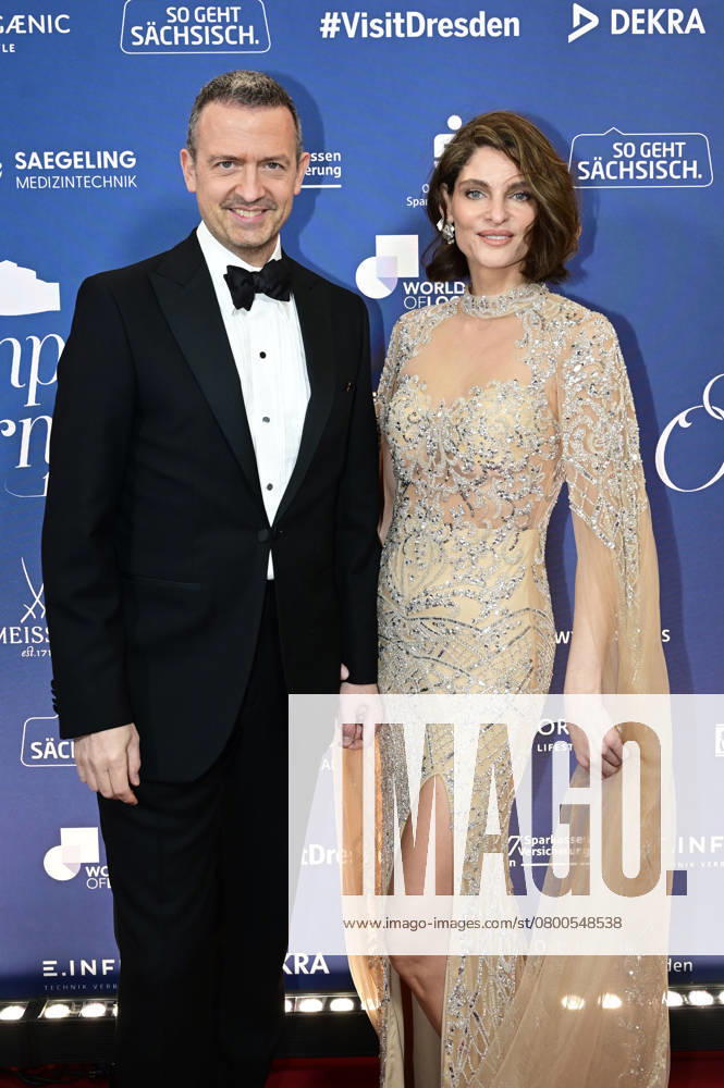 Till Brönner mit Ehefrau Nadia Dassouki beim 17. SemperOpernball 2025 in der Semper Oper. Dresden