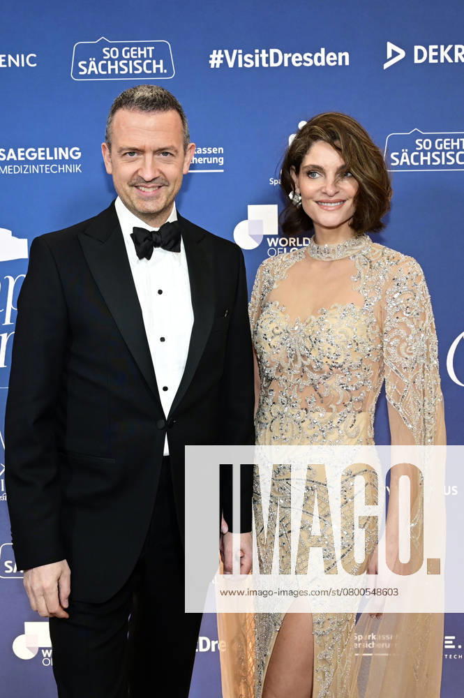 Till Brönner mit Ehefrau Nadia Dassouki beim 17. SemperOpernball 2025 in der Semper Oper. Dresden