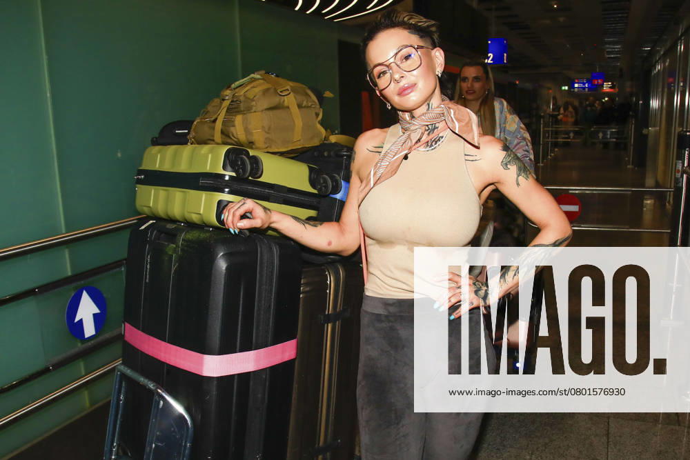 Edith Stehfest bei der Rückkehr der Dschungelcamp-Kandidaten der RTL Reality-TV-Show Ich bin ein Star - holt mich hier raus aus Australien auf dem Flughafen Frankfurt am Main. Frankfurt