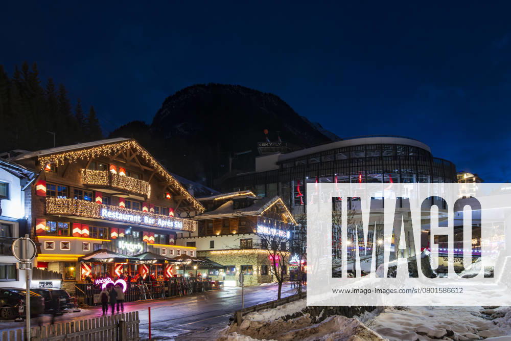 Apres ski bar Kitzloch, stream Fimbabach, cable car Pardatschgratbahn Ischgl Paznaun - Ischgl Tirol, Tyrol Austria