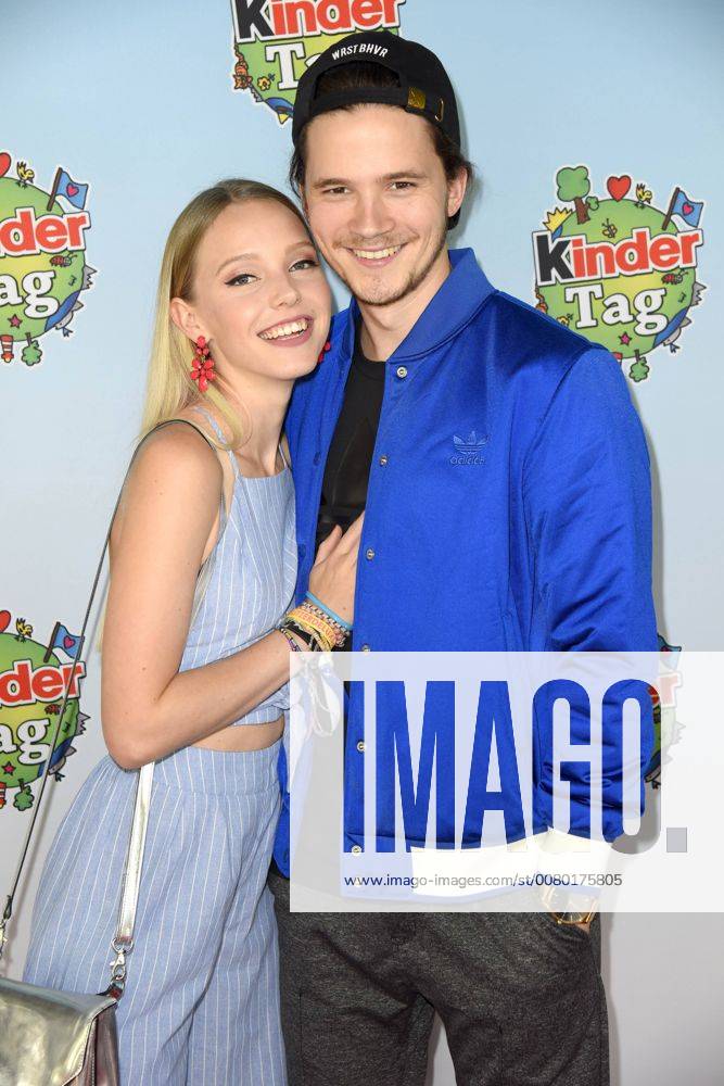 Lina Larissa Strahl mit Freund Tilman Poerzgen beim Ferrero kinderTag im Radialsystem V in Berlin am 19.09.2017