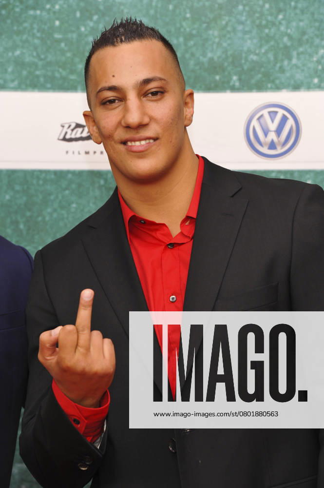 Farid Bang Schauspieler bei der Premiere des Films Fack Ju Göthe - Goethe Ankunft Roter Teppich im Mathäser - Mathaeser Kino am 29.Oktober 2013 in Muenchen - Münchgen - Bayern Bayern Deutschland