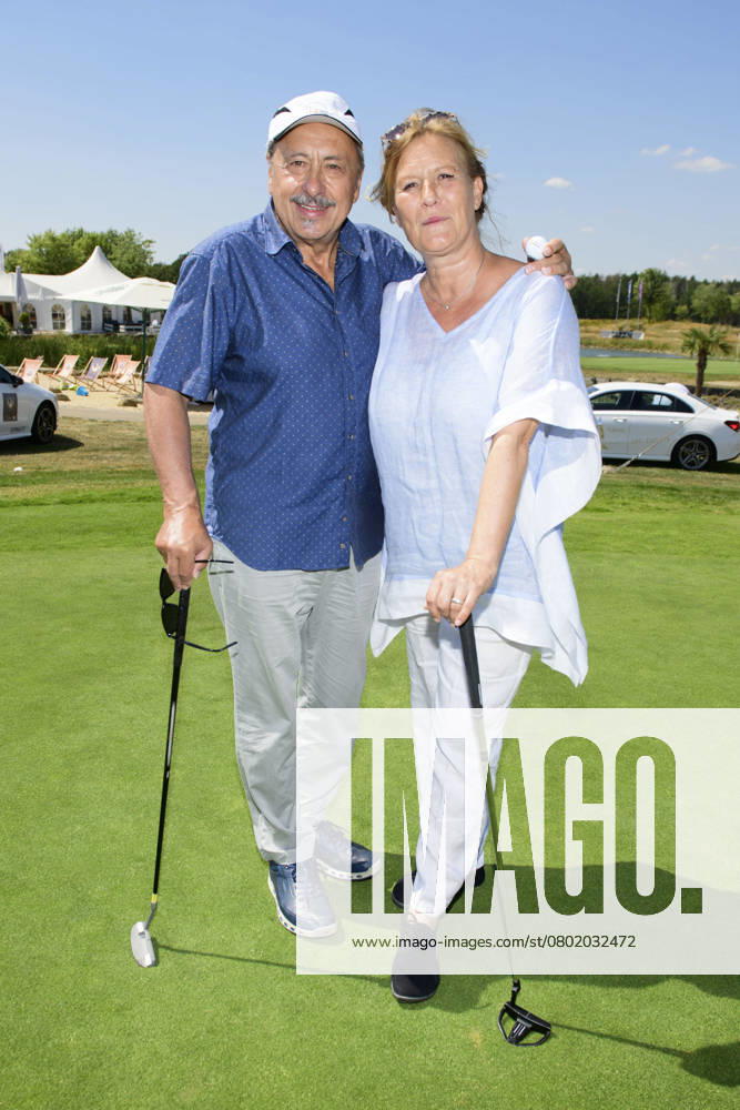 Wolfgang Stumph and Suzanne von Borsody at the 12th GRK Golf Charity Masters at the Golf and Country Club Leipzig in Machern, Germany, 27 July 2019. Sachsen Deutschland Germany