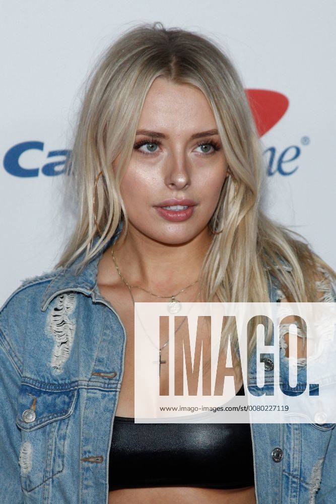 Corinna Kopf arrives for the iHeartRadio Music Festival at the T-Mobile Arena in Las Vegas, Nevada on September 22, 2017. LAV2017092215 JAMESxATOA