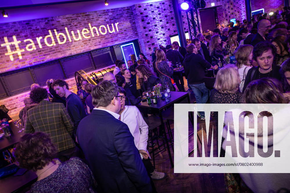 ARD BLUE HOUR 2025 Atmosphäre Feature Gäste Übersicht Party Anlässlich der 75. Internationalen Filmfestspiele Berlin Berlinale findet die ARD BLUE HOUR 2025 statt Im Hotel Telegraphenamt in Berlin