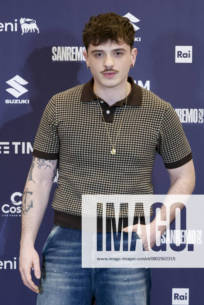 Italian singer Olly during a photocall at the 75th Sanremo Italian Song Festival, in Sanremo, Italy, 15 February 2025. The music festival runs from 11 to 15 February 2025. ANSA FABIO FRUSTACI Sanremo ITALY - ZUMAa110 20250215_zaf_a110_064