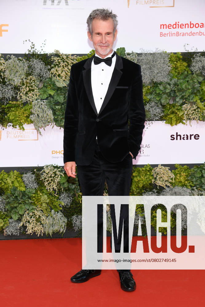 Ulrich Matthes bei der Verleihung des deutschen Filmpreis am 01. Oktober 2021 im Palais am Funkturm in der Messe Berlin in Berlin. Berlin Deutschland