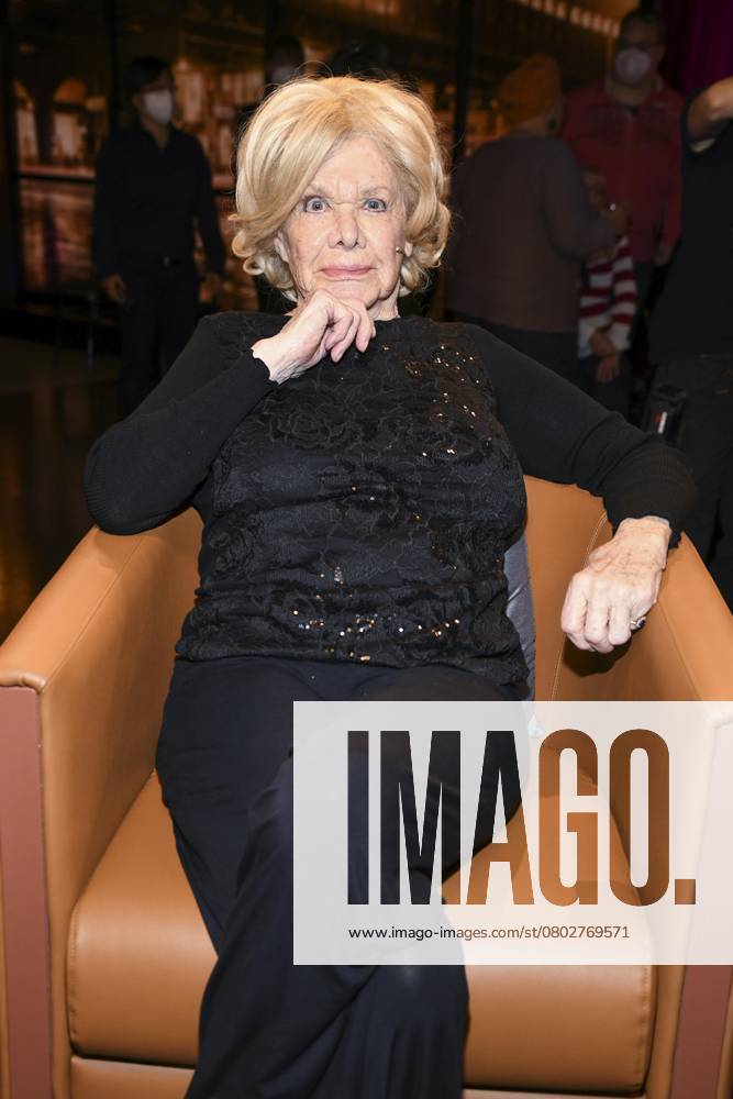 Ingrid van Bergen beim Fotocall nach der Aufzeichnung von Riverboat Berlin am 15. Oktober 2021 im rbb-Fernsehzentrum in Berlin. Berlin Deutschland