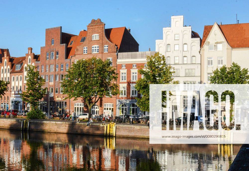 Stadtansicht Lübeck Ð Giebelhäuser und Backstein-Fassaden an der Undertrave in der Lübecker Altstadt. Seit 1987 ist die Lübecker Altstadt UNESCO Weltkulturerbe. Foto:Winfried Rothermel