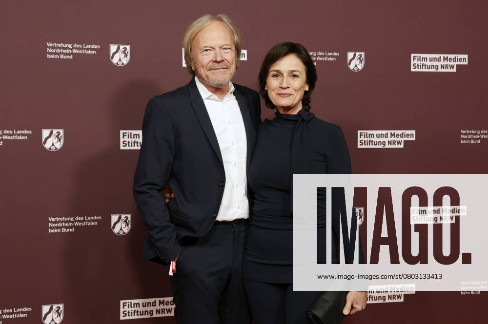 Sandra Maischberger mit Ehemann Jan Kerhart beim 22. NRW Empfang des Landes NRW und der Film- und Medienstiftung NRW im Rahmen der Berlinale 2025 in der Vertretung des Landes Nordrhein-Westfalen. Berlin