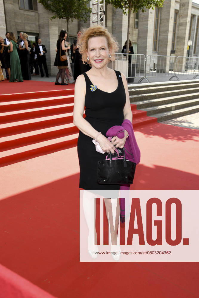 Sunnyi Melles bei der Verleihung des Deutschen Filmpreises am 24. Juni 2022 im Palais am Funkturm in den Messe-Hallen in Berlin.