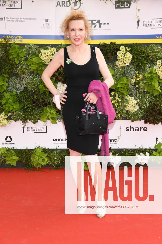 Sunnyi Melles bei der Verleihung des Deutschen Filmpreises am 24. Juni 2022 im Palais am Funkturm in den Messe-Hallen in Berlin. Berlin Deutschland