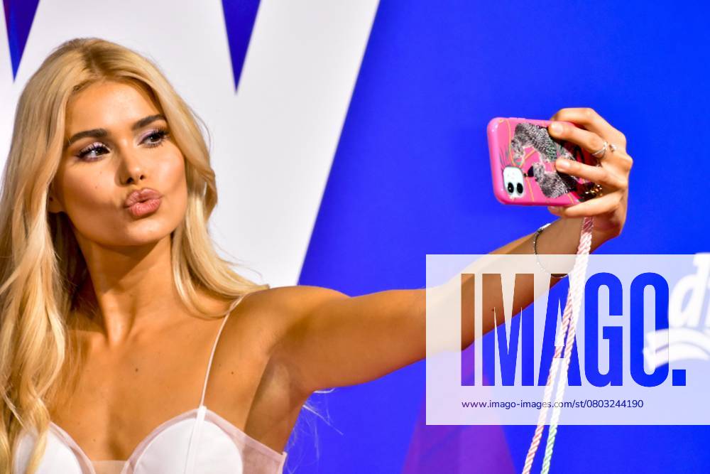 Pamela Reif zu gast auf dem Pink Carpet bei der Glow by dm Messe am Sonntag 14.August 2022 in Essen NRW Deutschland
