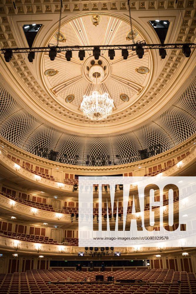 Staatsoper Berlin Große Saal der sanierten Staatsoper unter den Linden in Berlin. Berlin Berlin Deutschland